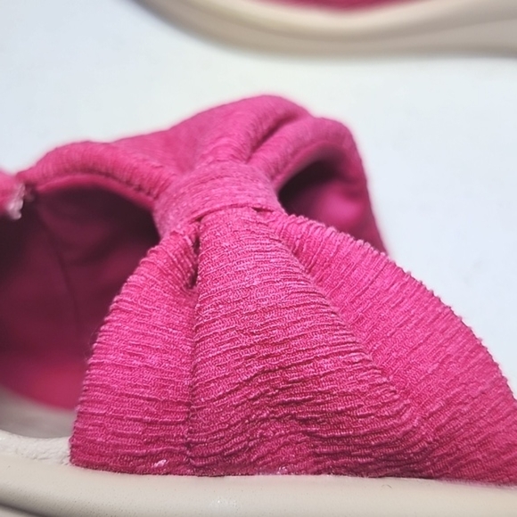 Bzees Women's Smile More. Paradise Pink Fuchsia Slide Wedge Sandals Size 9 - Picture 3 of 8